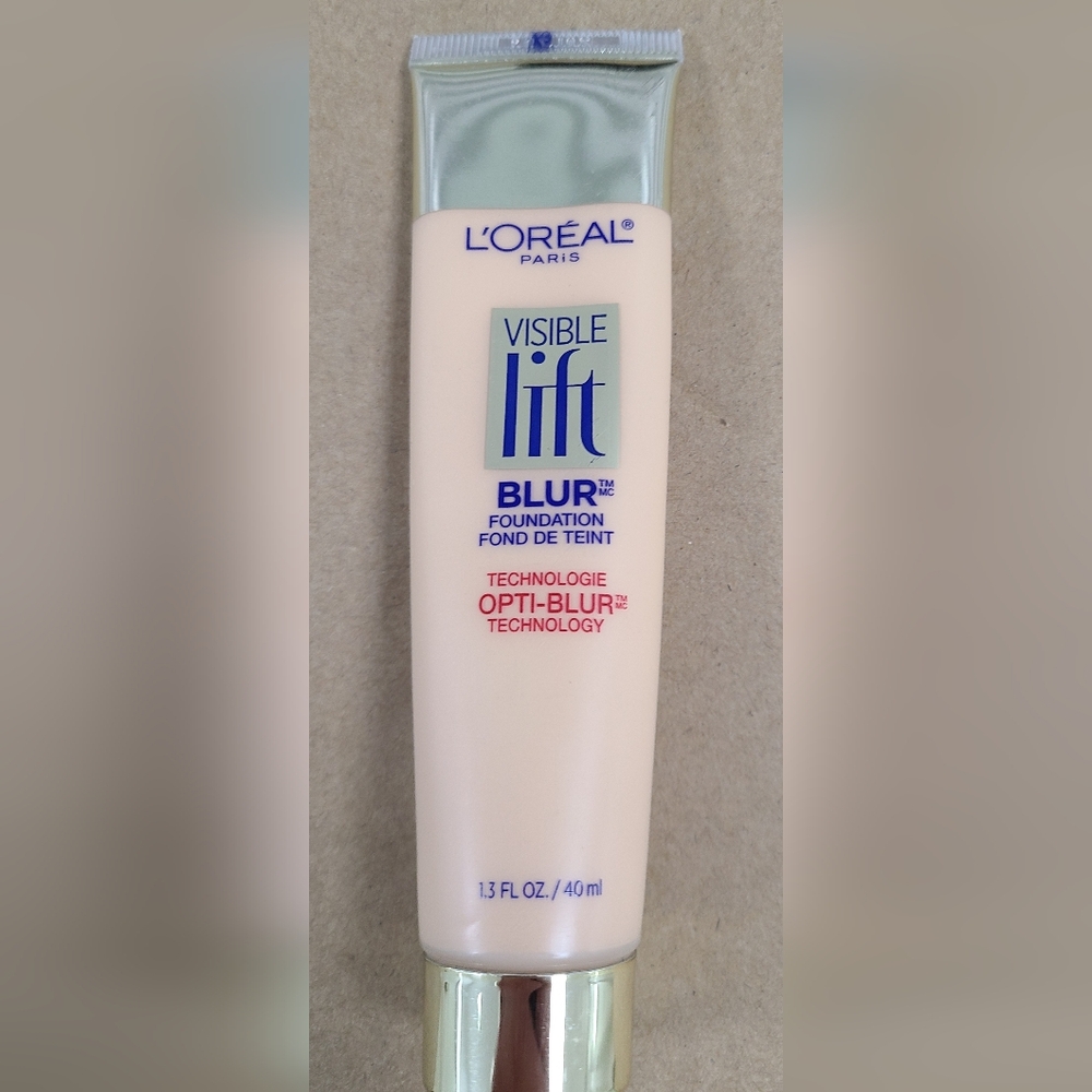 L'Oreal Visible Lift Blur Foundation Light Ivory